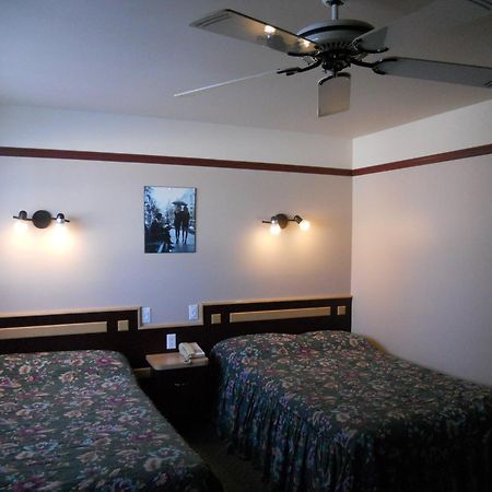 Motel Normandie Louiseville Экстерьер фото