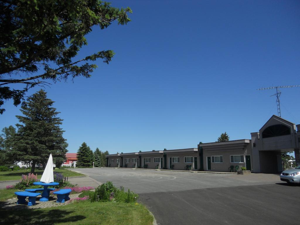 Motel Normandie Louiseville Экстерьер фото