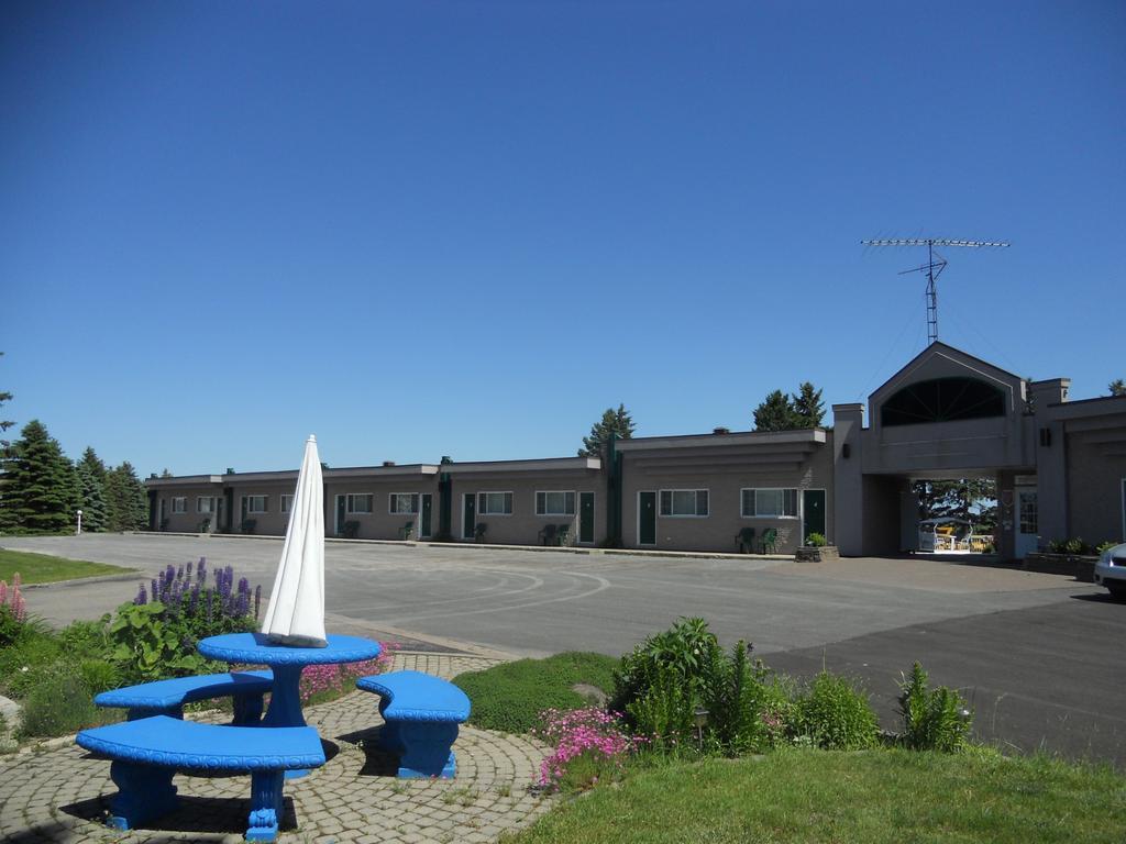 Motel Normandie Louiseville Экстерьер фото