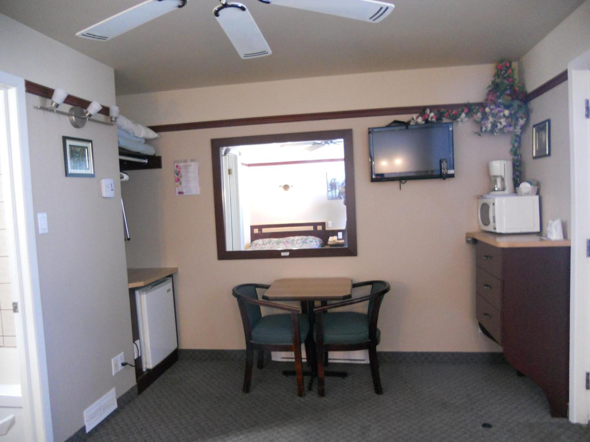 Motel Normandie Louiseville Экстерьер фото