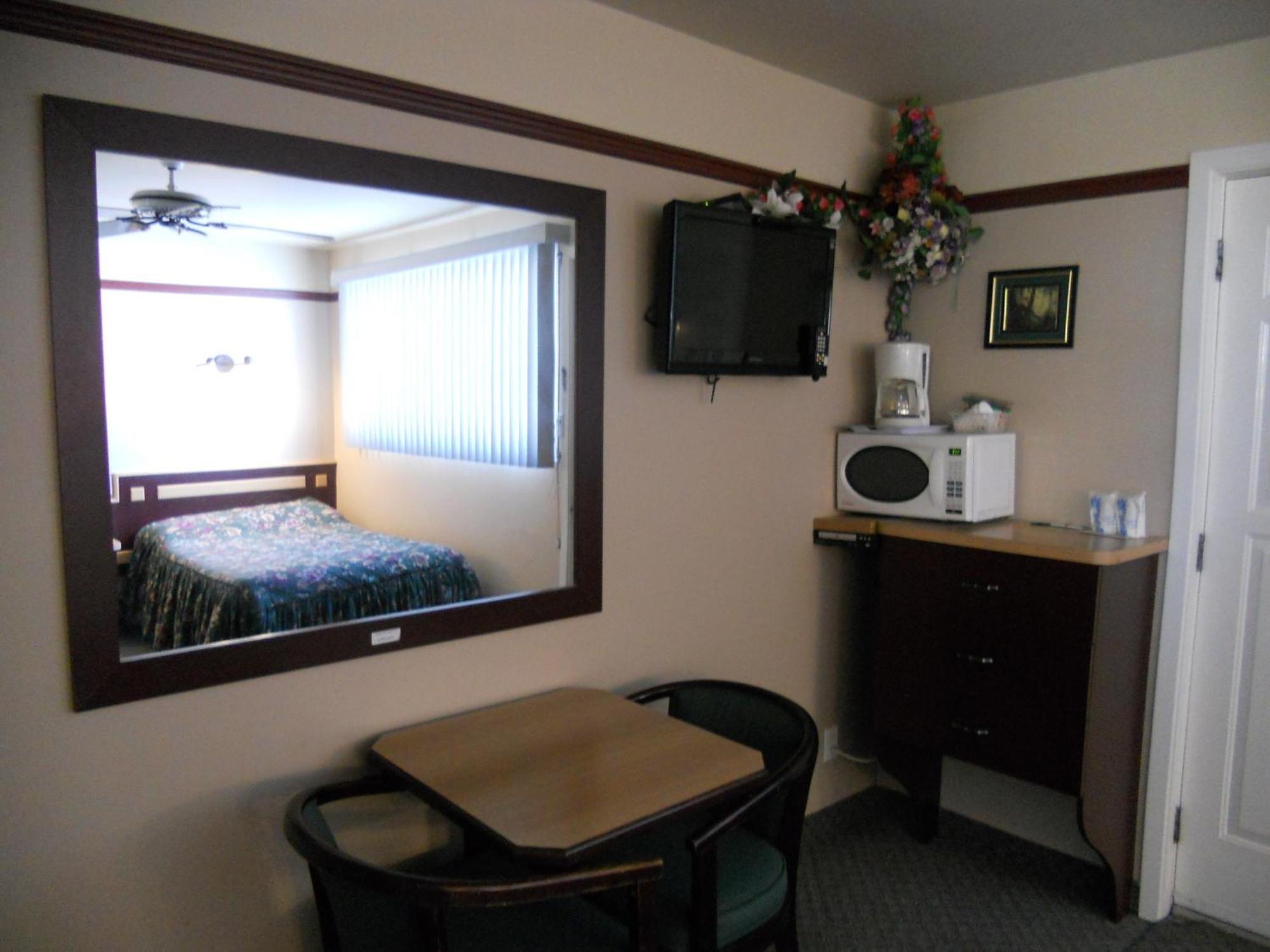 Motel Normandie Louiseville Экстерьер фото
