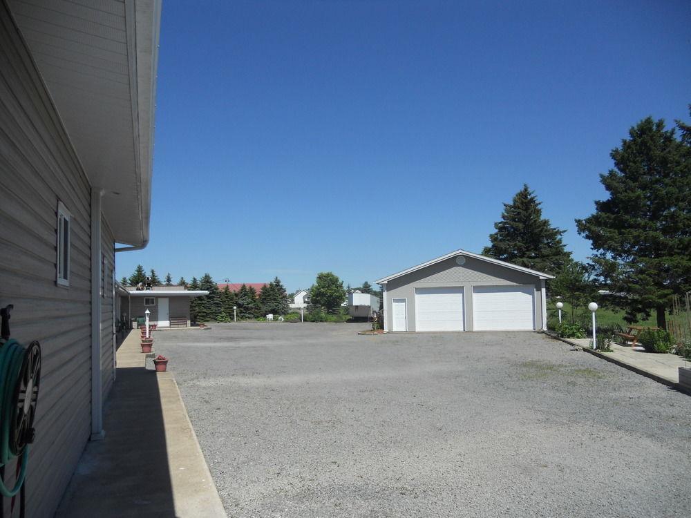 Motel Normandie Louiseville Экстерьер фото