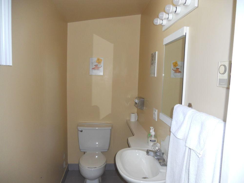 Motel Normandie Louiseville Экстерьер фото