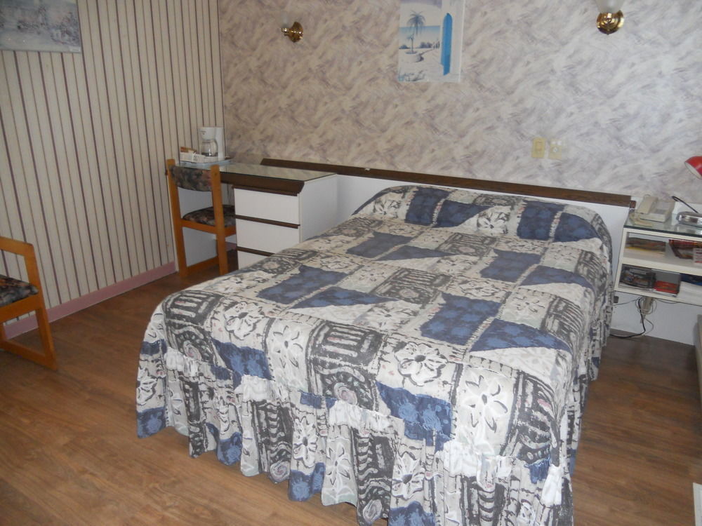 Motel Normandie Louiseville Экстерьер фото