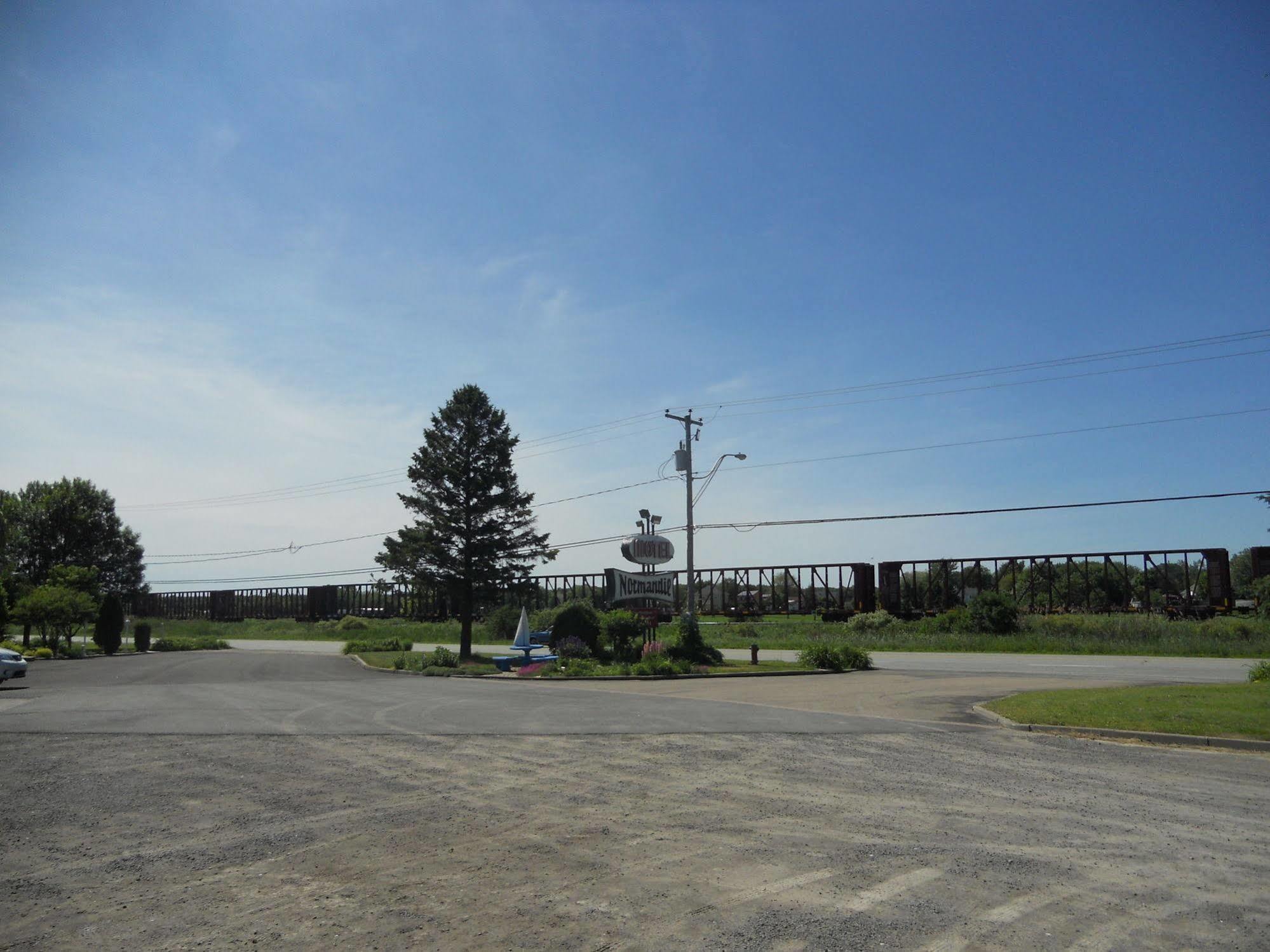 Motel Normandie Louiseville Экстерьер фото