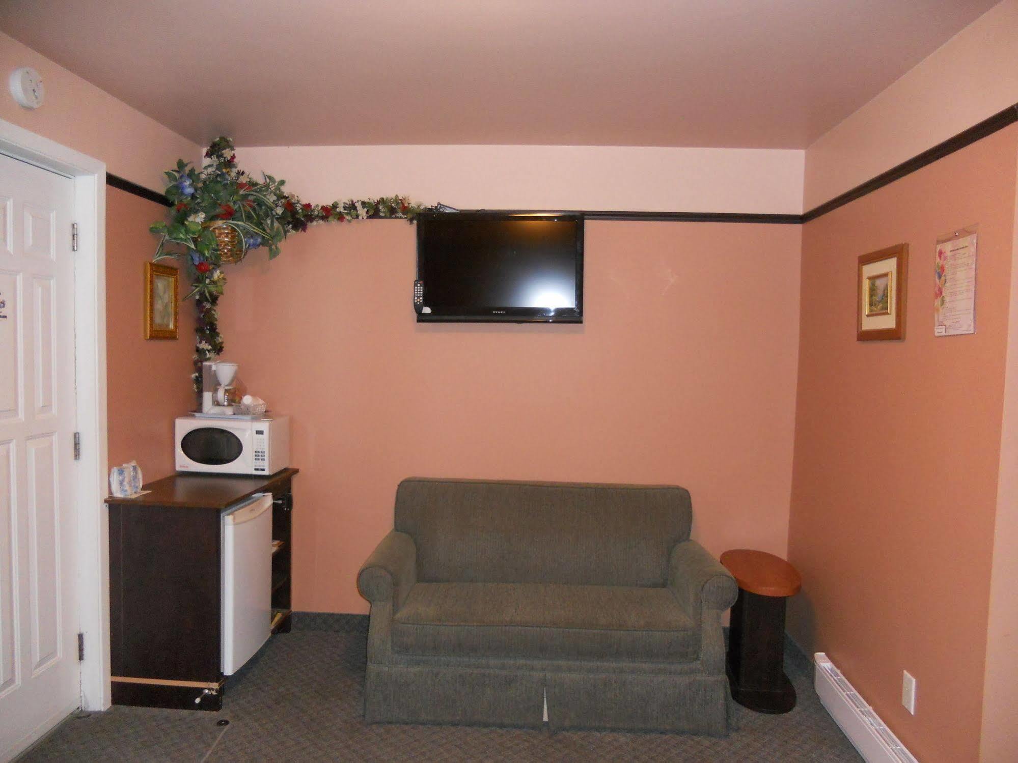Motel Normandie Louiseville Экстерьер фото