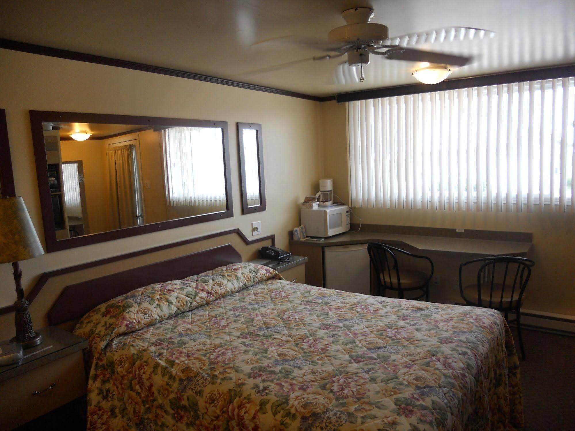Motel Normandie Louiseville Экстерьер фото