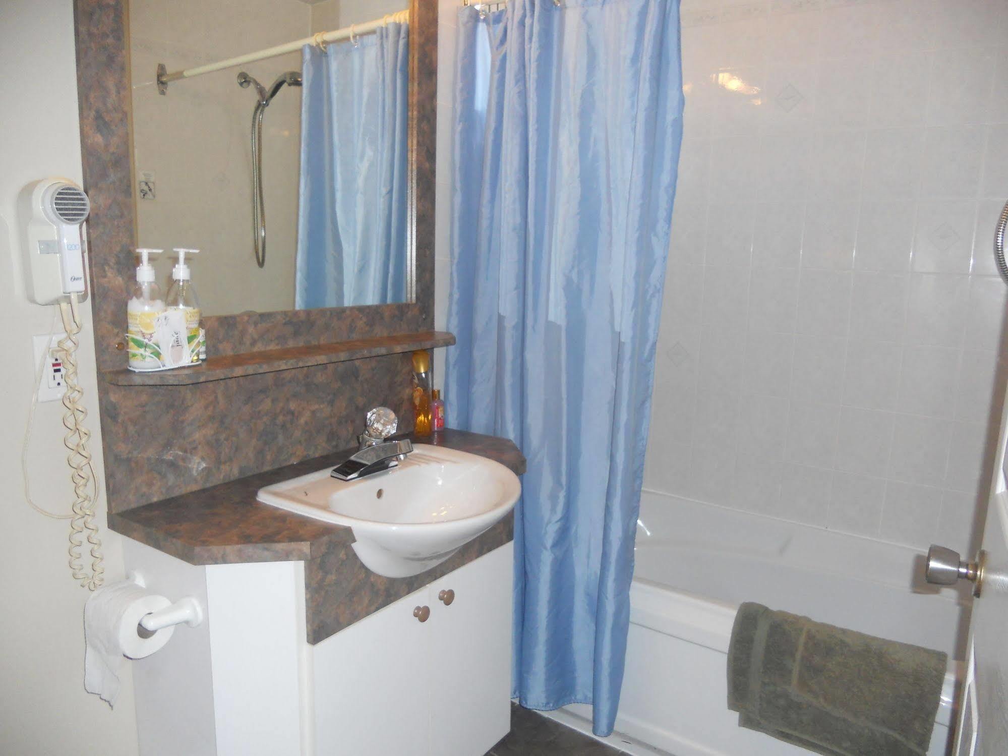 Motel Normandie Louiseville Экстерьер фото