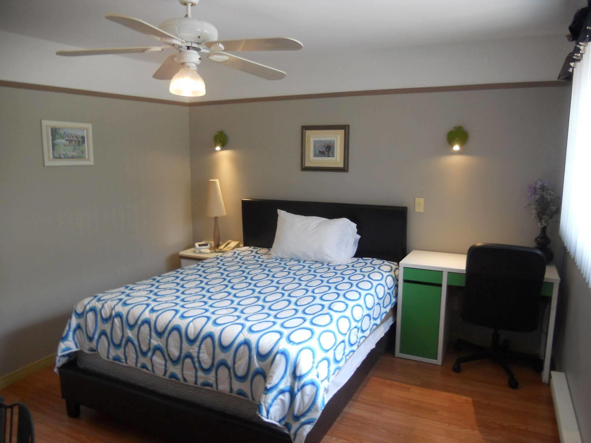 Motel Normandie Louiseville Экстерьер фото