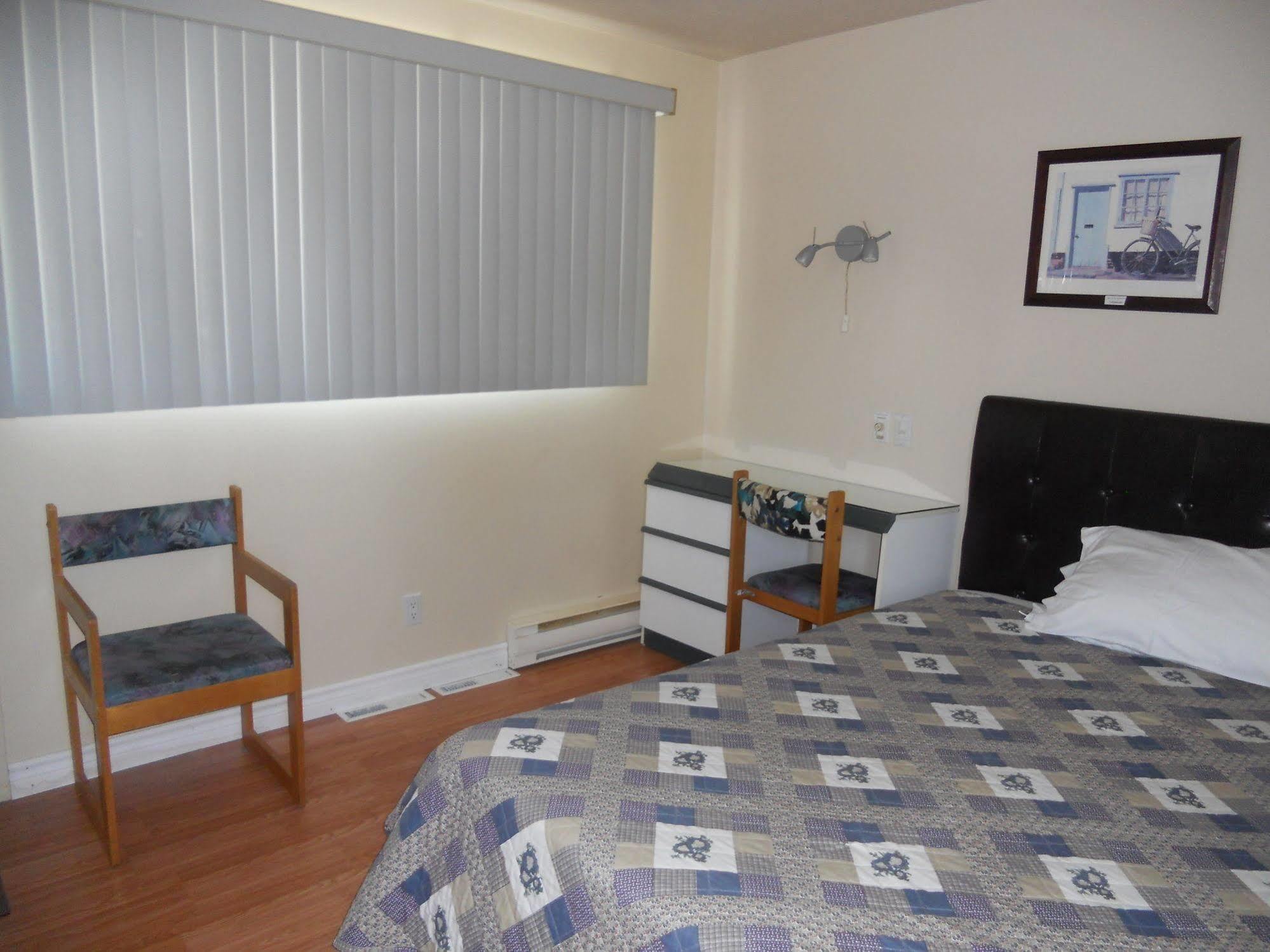 Motel Normandie Louiseville Экстерьер фото